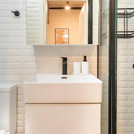 Cute Tiny Apartment In The Heart Of Flisvos Athene Buitenkant foto