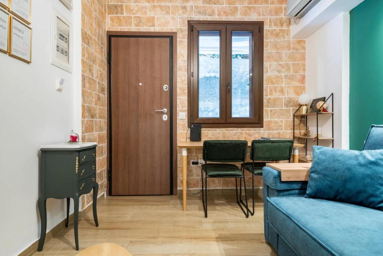 Cute Tiny In The Heart Of Flisvos Appartement *