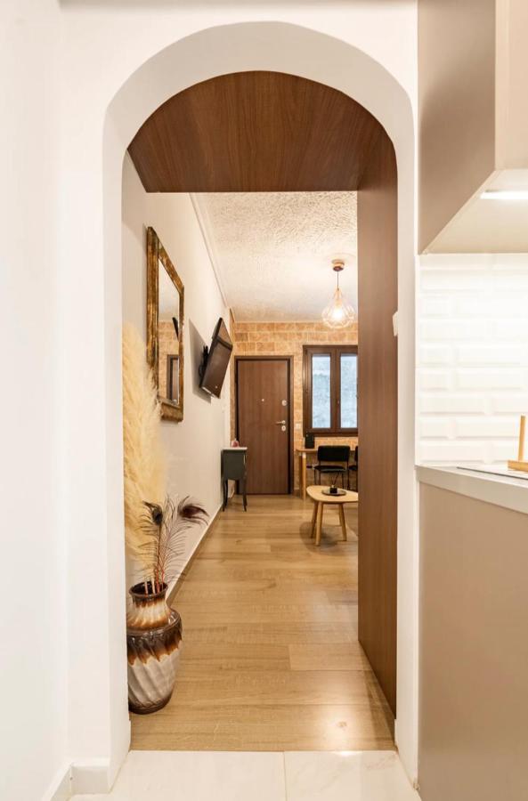 Cute Tiny In The Heart Of Flisvos Appartement Athene
